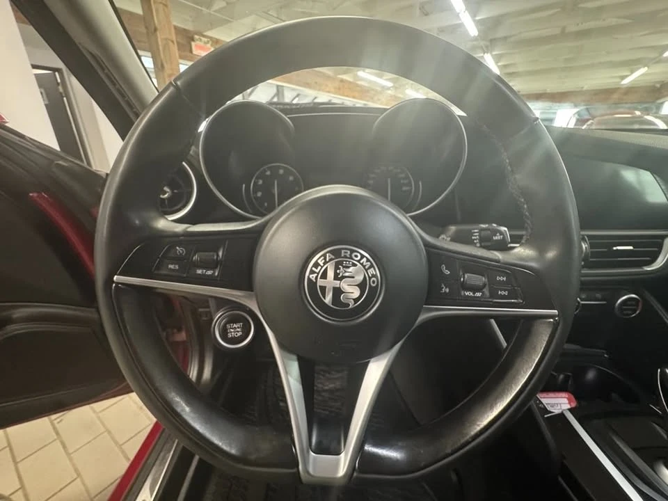 2017 Alfa Romeo Giulia - Image 18 of 20