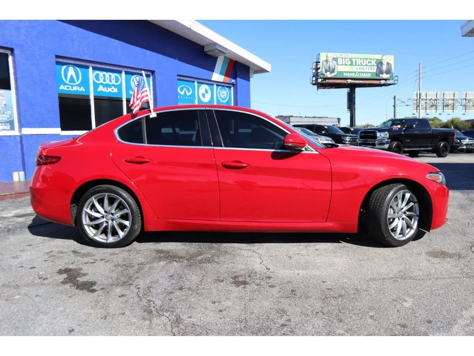 2017 Alfa Romeo Giulia - Image 5 of 20