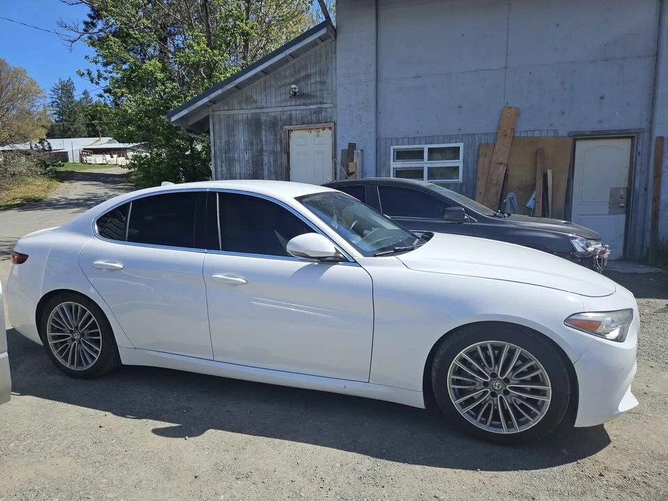 2017 Alfa Romeo Giulia - Image 4 of 13