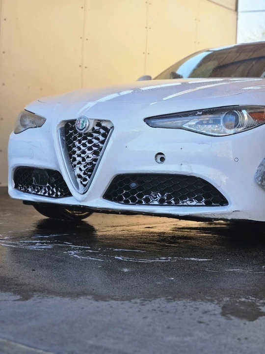 2017 Alfa Romeo Giulia - Image 2 of 13