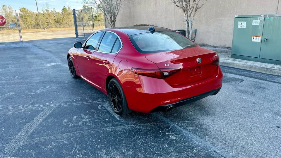 2017 Alfa Romeo Giulia - Image 9 of 20