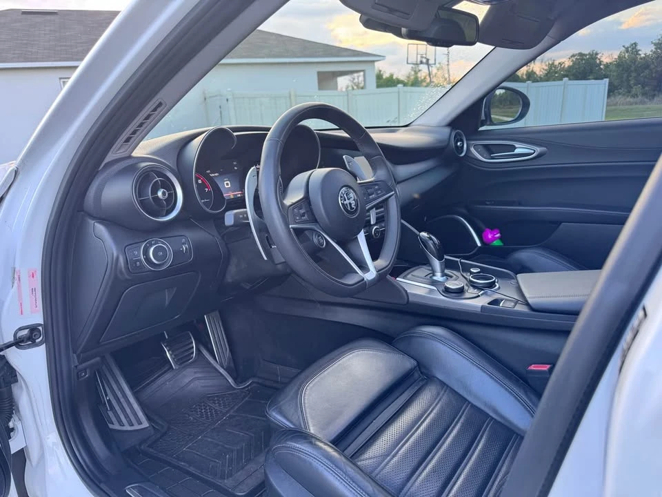 2017 Alfa Romeo Giulia - Image 4 of 12