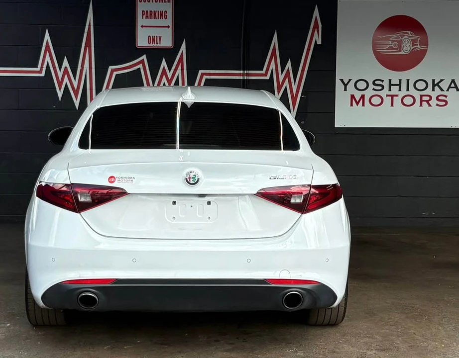 2017 Alfa Romeo Giulia - Image 4 of 14