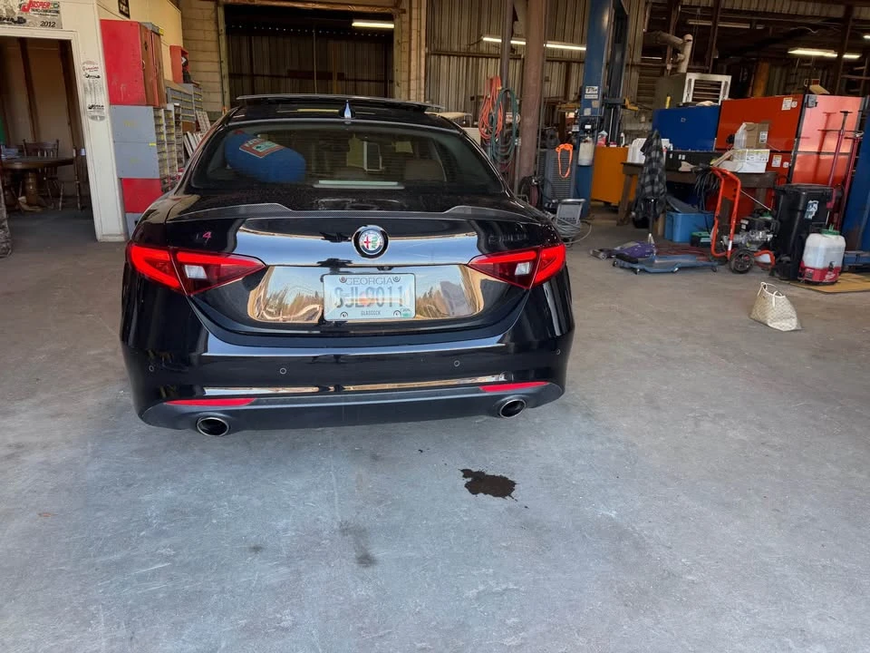 2017 Alfa Romeo Giulia - Image 13 of 18