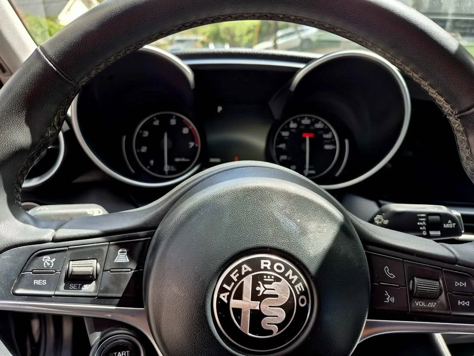 2017 Alfa Romeo Giulia - Image 16 of 16