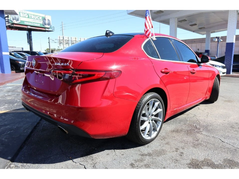 2017 Alfa Romeo Giulia - Image 6 of 20