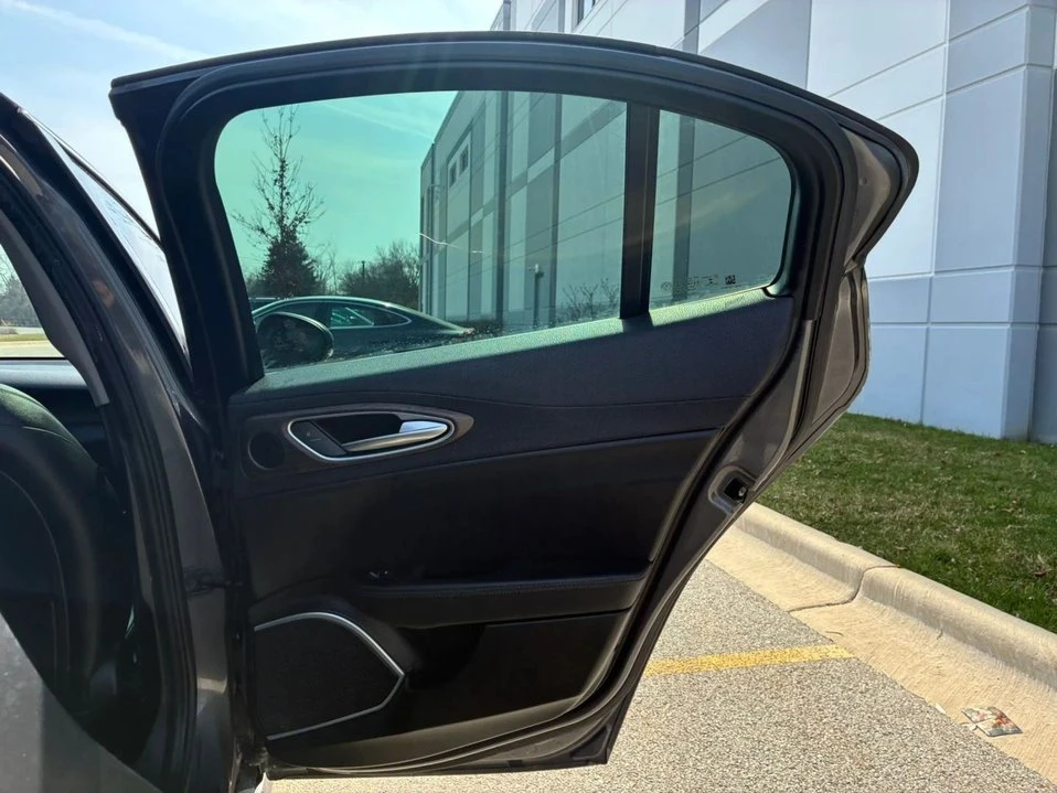 2017 Alfa Romeo Giulia - Image 18 of 20