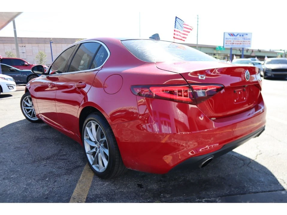 2017 Alfa Romeo Giulia - Image 8 of 20