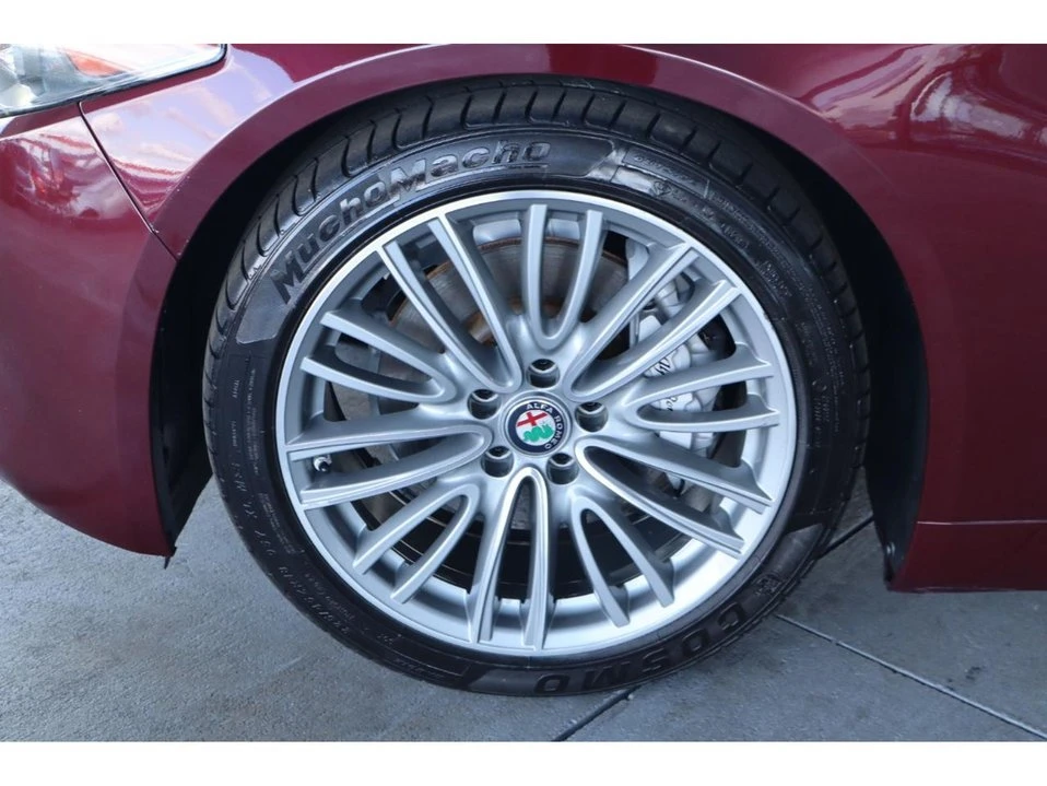 2017 Alfa Romeo Giulia - Image 12 of 20