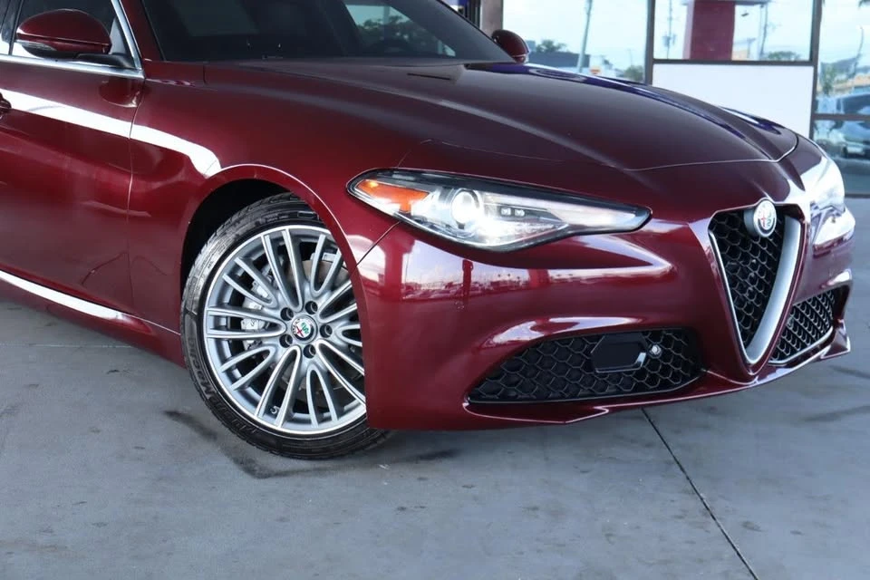 2017 Alfa Romeo Giulia - Image 2 of 20