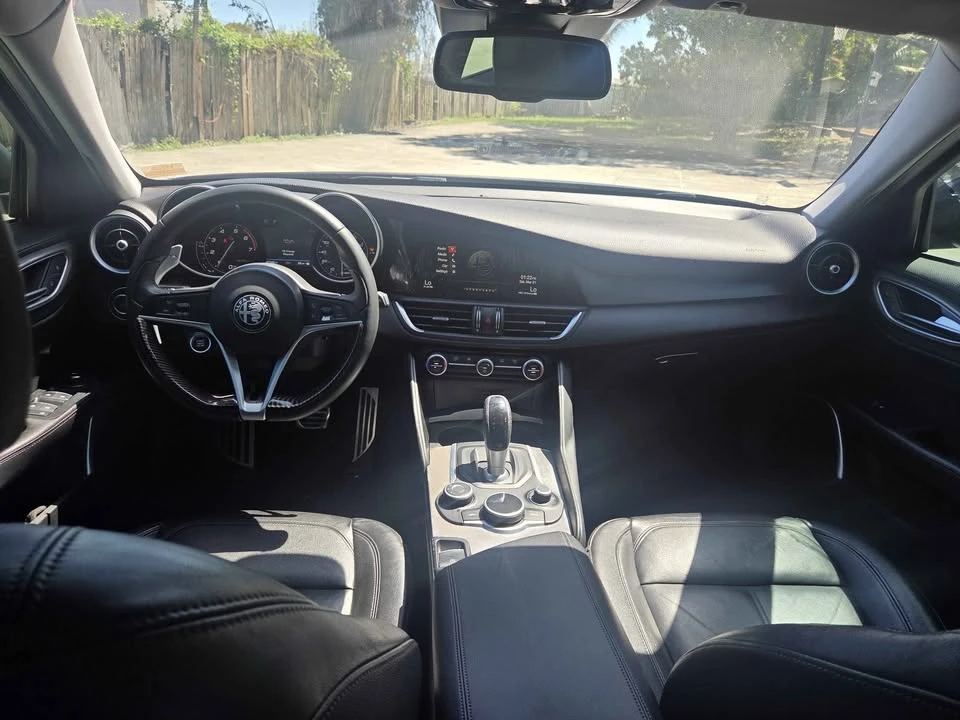 2017 Alfa Romeo Giulia - Image 10 of 10