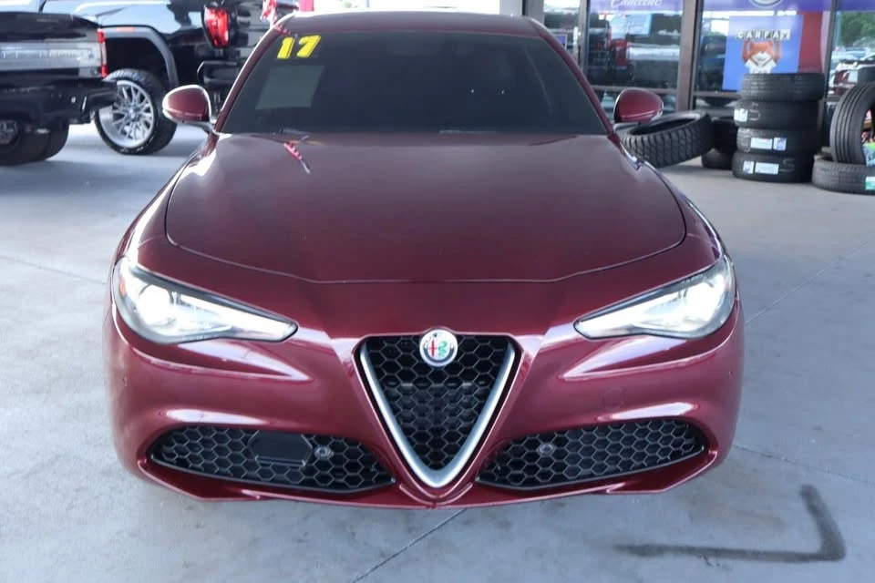 2017 Alfa Romeo Giulia - Image 13 of 20