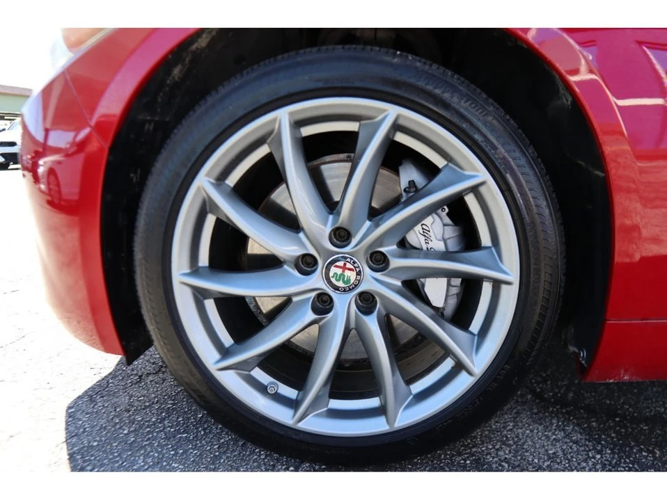2017 Alfa Romeo Giulia - Image 13 of 20