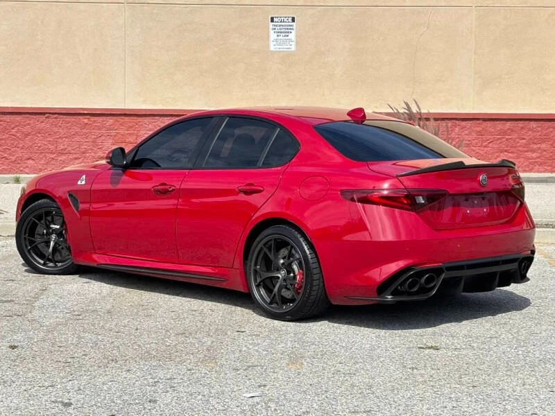 2017 Alfa Romeo Giulia Quadrifoglio - Image 5 of 20