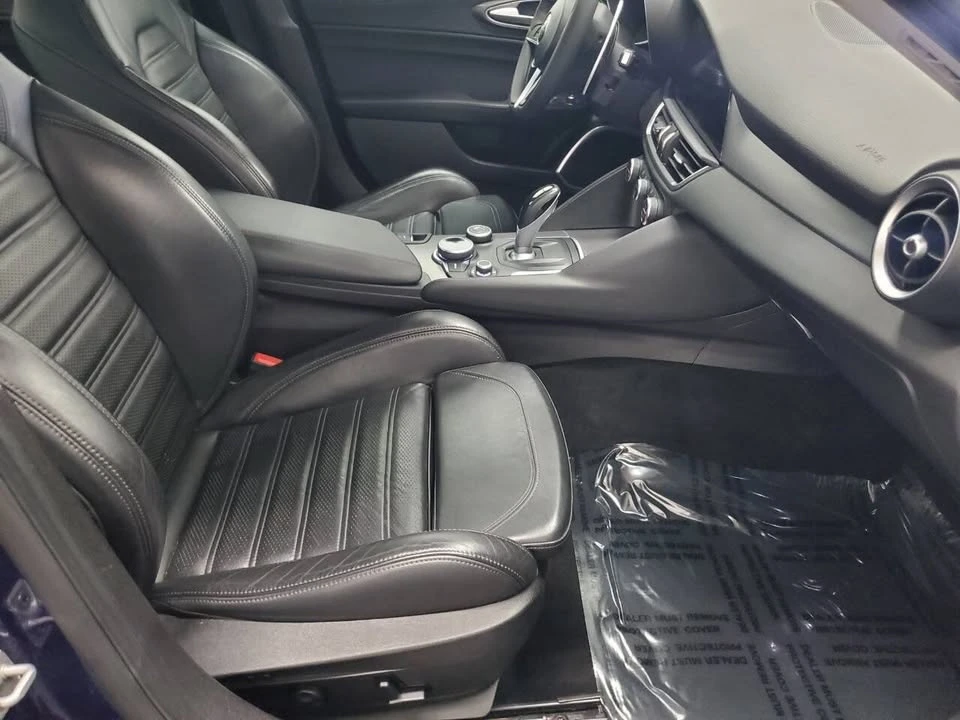 2017 Alfa Romeo Giulia - Image 15 of 20