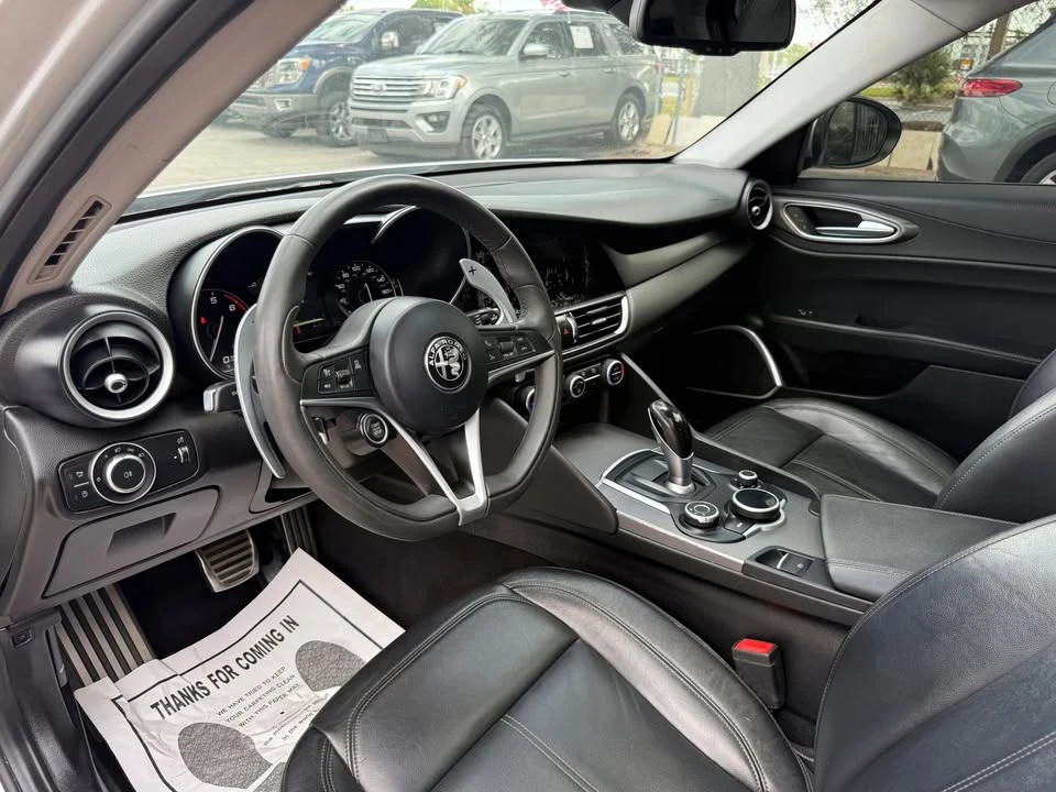 2017 Alfa Romeo Giulia - Image 8 of 16