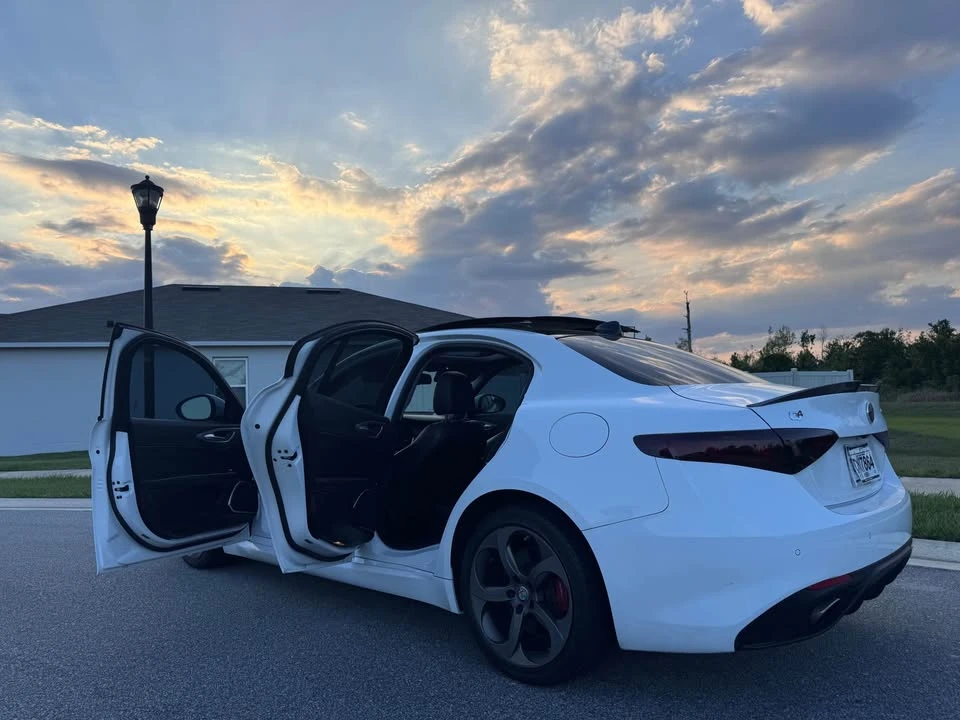 2017 Alfa Romeo Giulia - Image 3 of 12