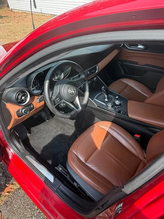2017 Alfa Romeo Giulia - Image 8 of 11