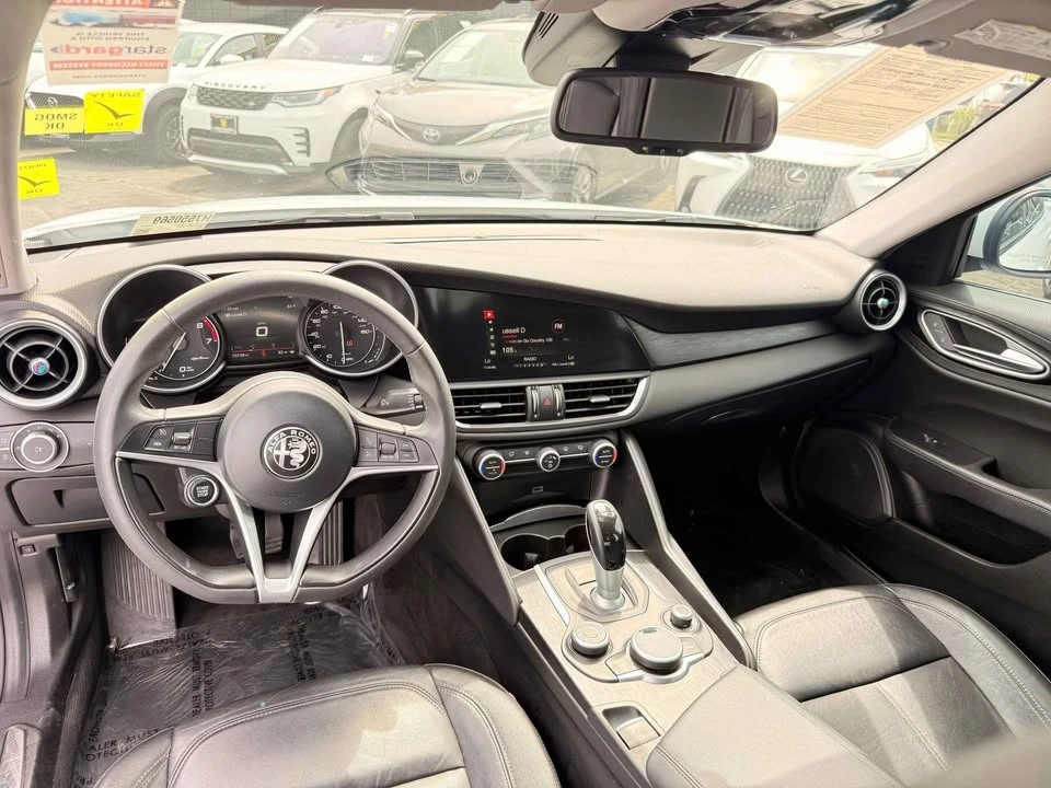 2017 Alfa Romeo Giulia - Image 4 of 6