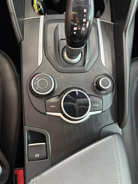 2017 Alfa Romeo Giulia - Image 15 of 15