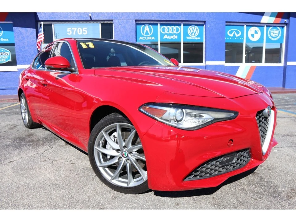 2017 Alfa Romeo Giulia - Image 2 of 20