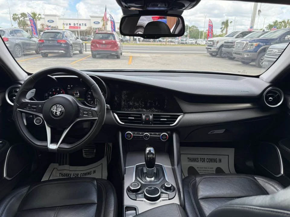 2017 Alfa Romeo Giulia - Image 13 of 18