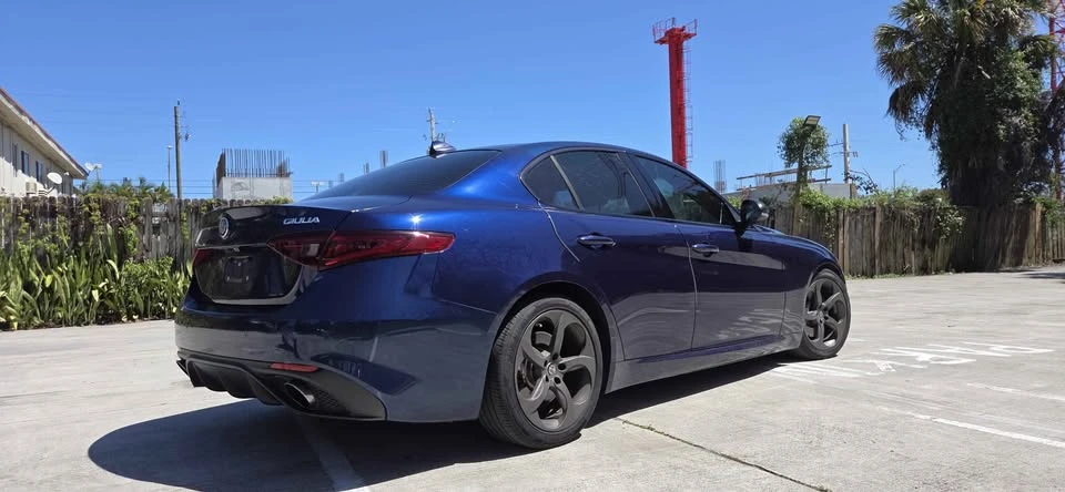 2017 Alfa Romeo Giulia - Image 6 of 10