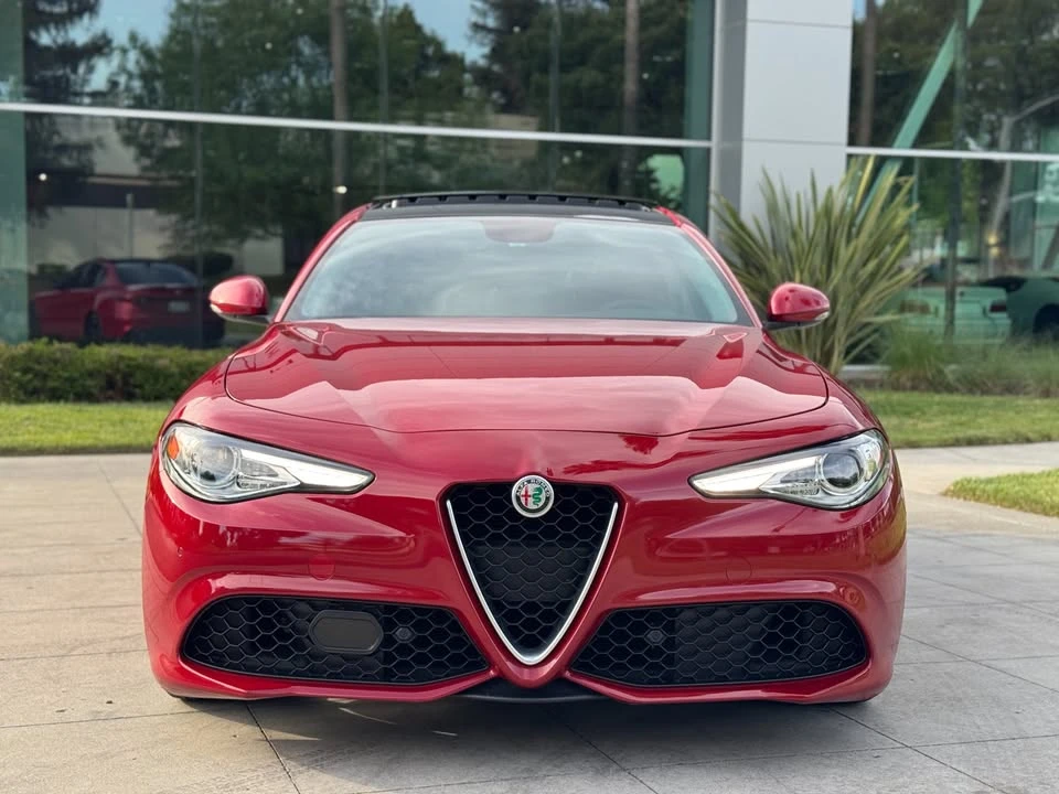 2017 Alfa Romeo Giulia - Image 2 of 20