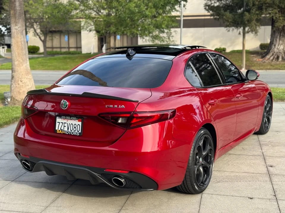 2017 Alfa Romeo Giulia - Image 9 of 20