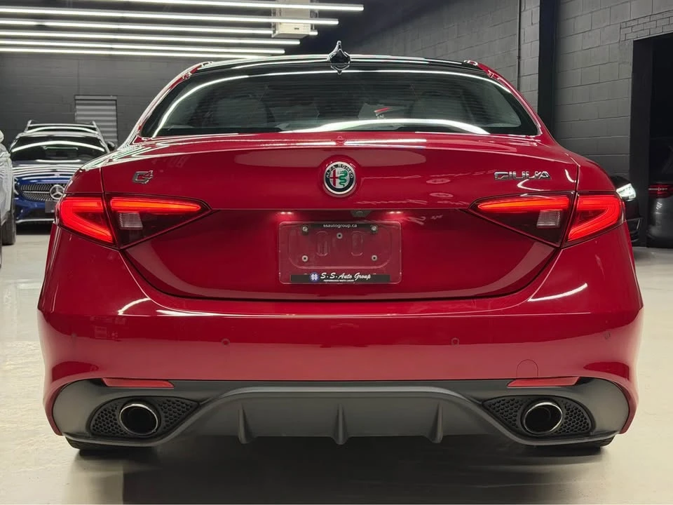 2017 Alfa Romeo Giulia - Image 4 of 15