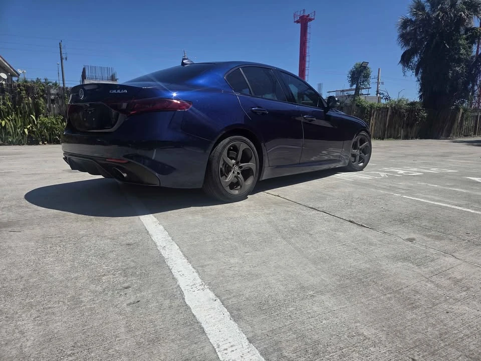 2017 Alfa Romeo Giulia - Image 7 of 14