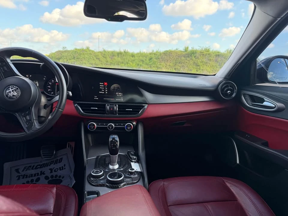 2017 Alfa Romeo Giulia - Image 7 of 10