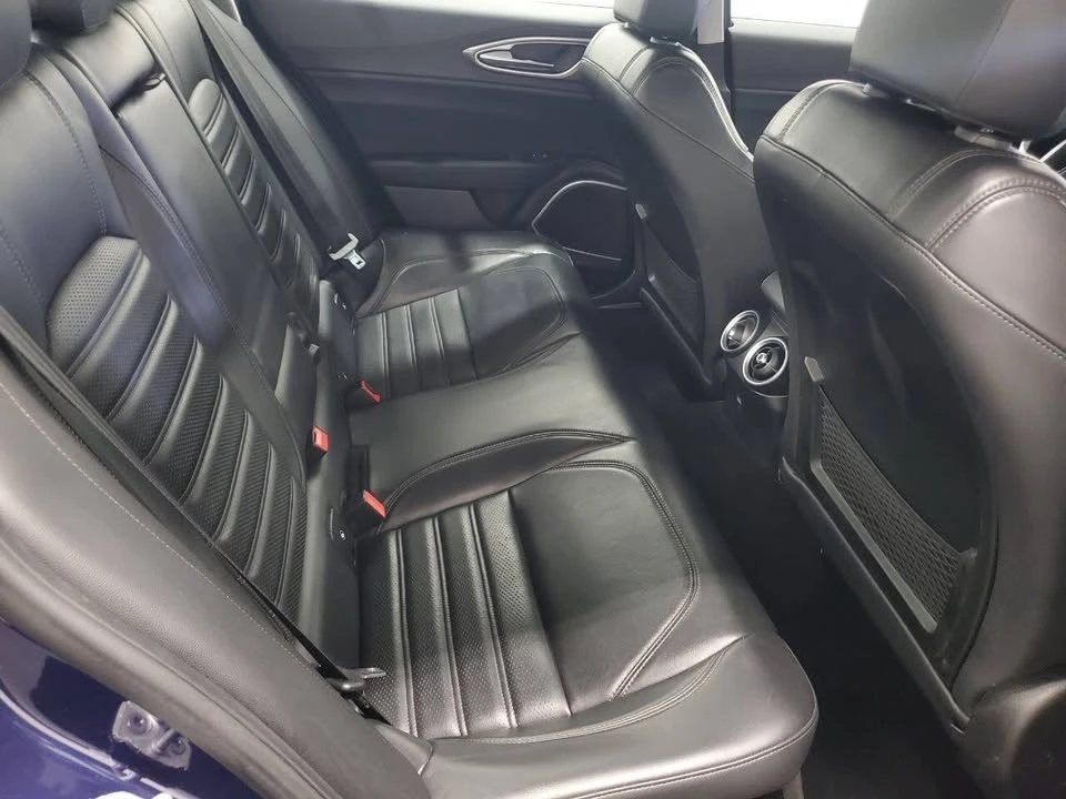 2017 Alfa Romeo Giulia - Image 17 of 20
