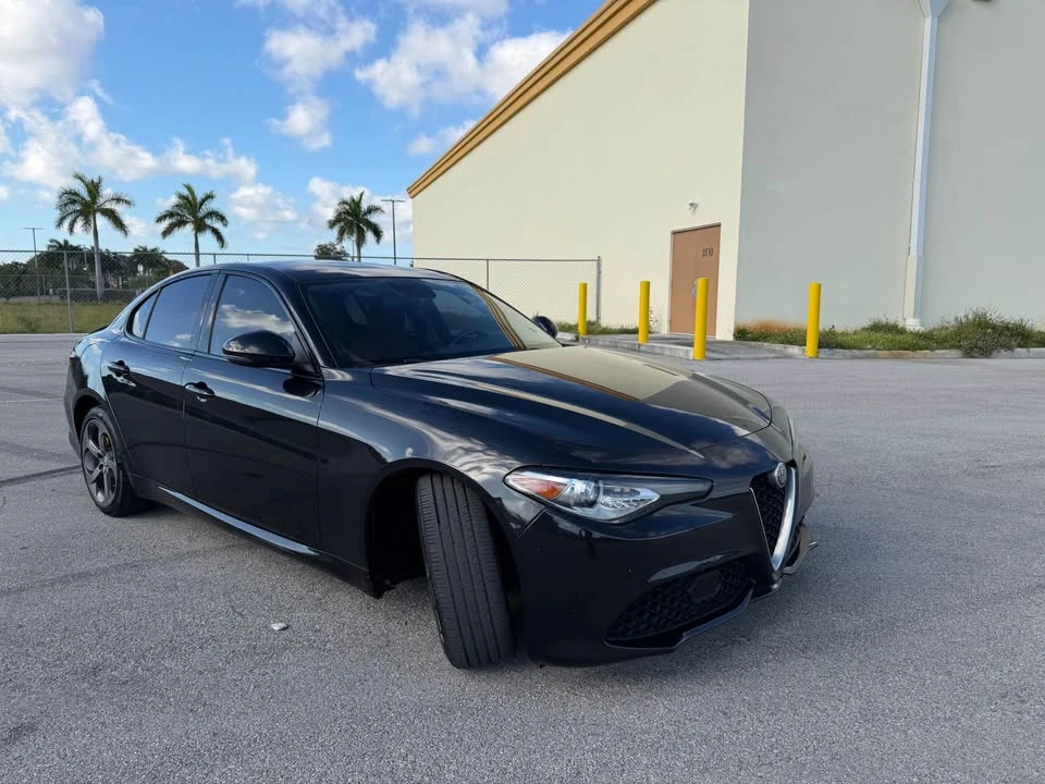 2017 Alfa Romeo Giulia - Image 3 of 10