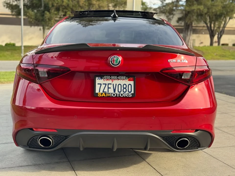 2017 Alfa Romeo Giulia - Image 8 of 20