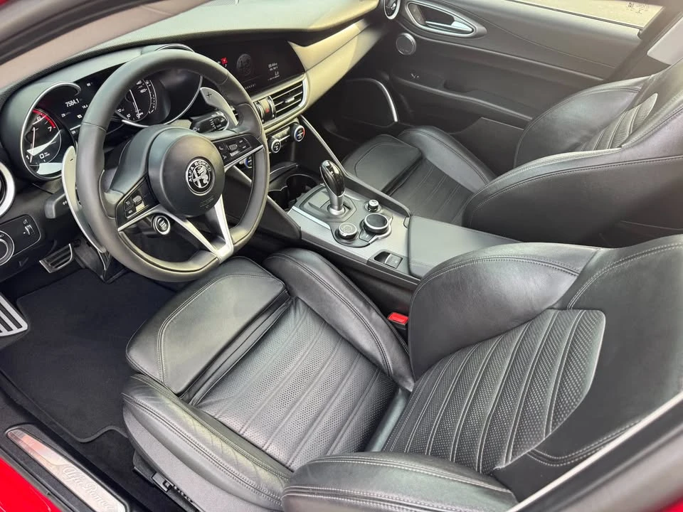 2017 Alfa Romeo Giulia - Image 15 of 20