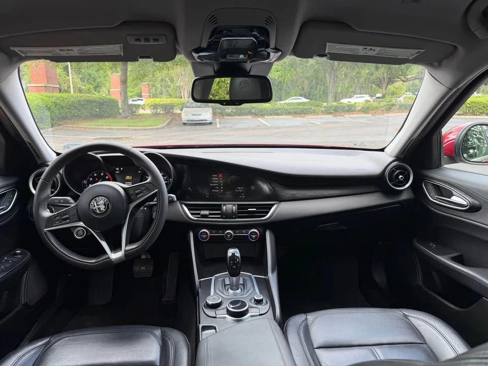 2017 Alfa Romeo Giulia - Image 10 of 11