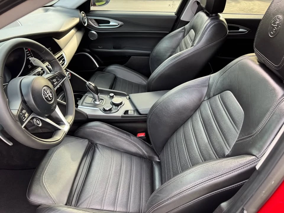 2017 Alfa Romeo Giulia - Image 16 of 20