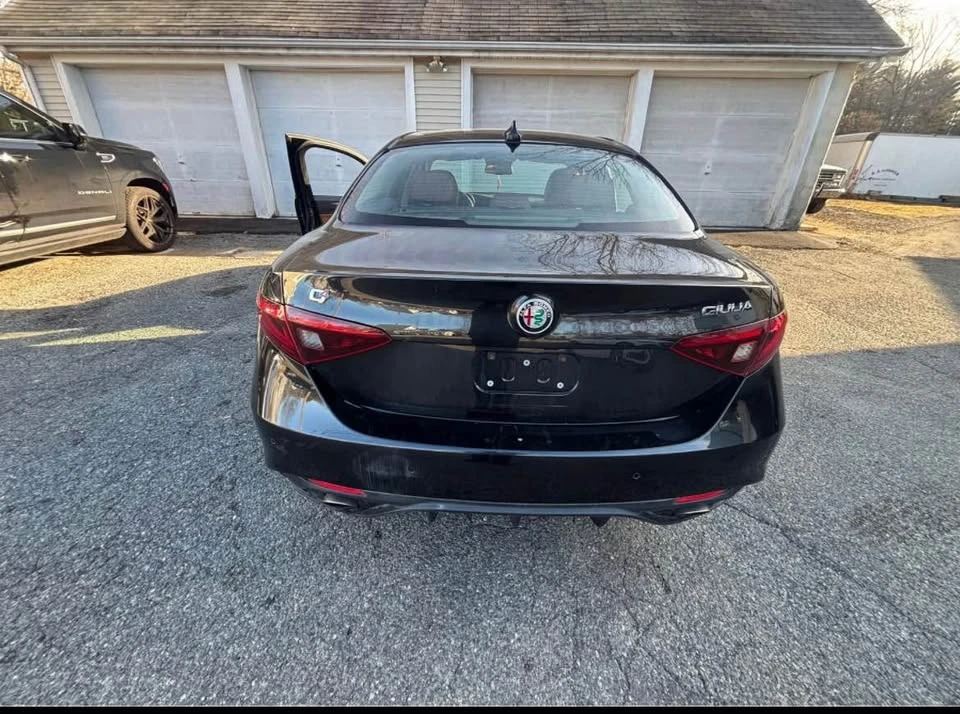 2017 Alfa Romeo Giulia - Image 7 of 12