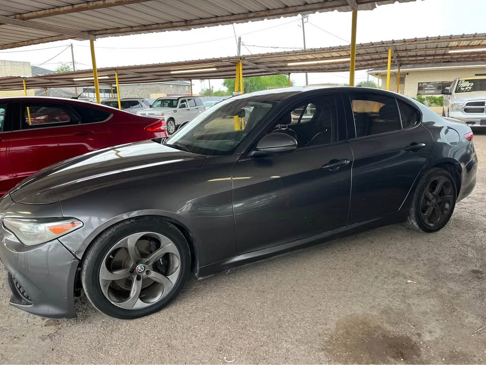 2017 Alfa Romeo Giulia - Image 3 of 10