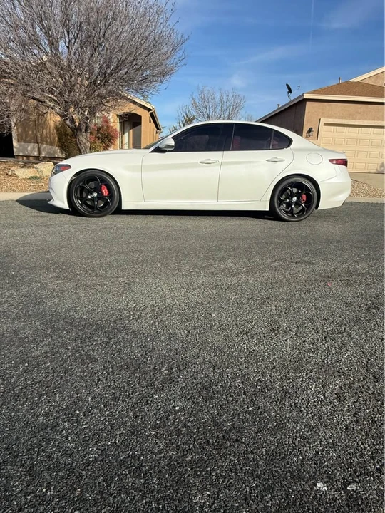 2017 Alfa Romeo Giulia - Image 3 of 8