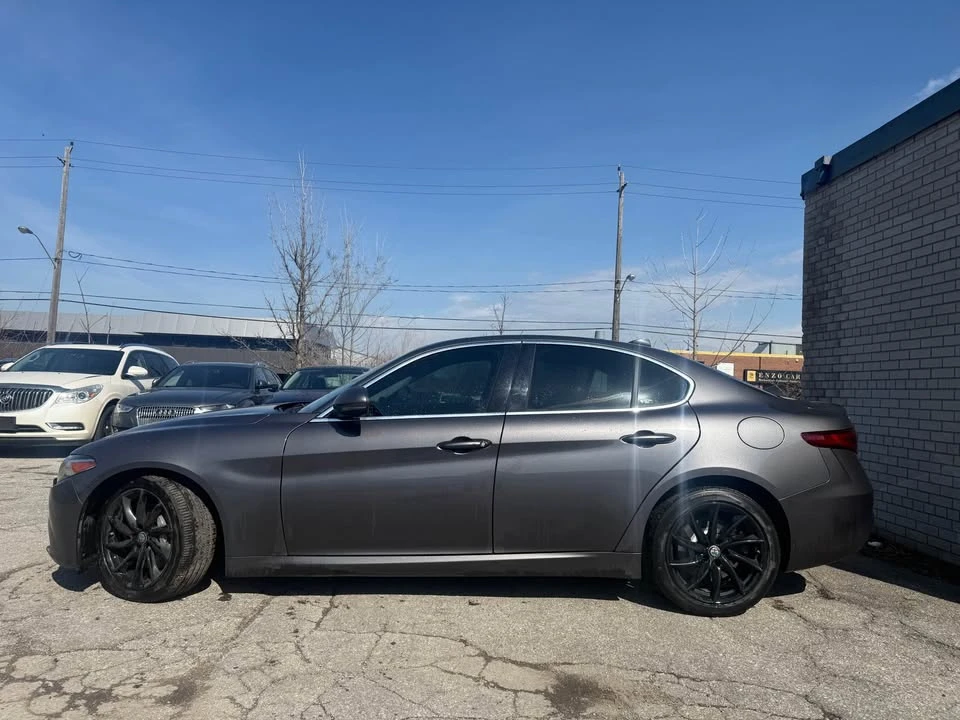 2017 Alfa Romeo Giulia - Image 7 of 19