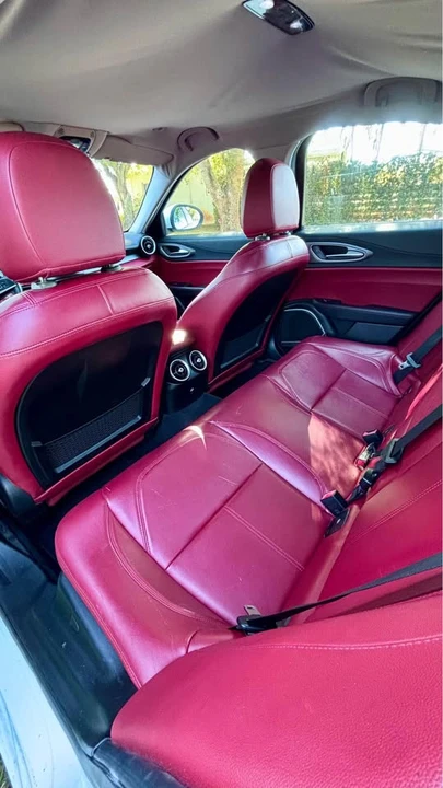 2017 Alfa Romeo Giulia - Image 7 of 12