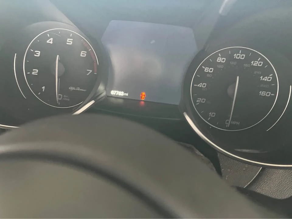 2017 Alfa Romeo Giulia - Image 10 of 10
