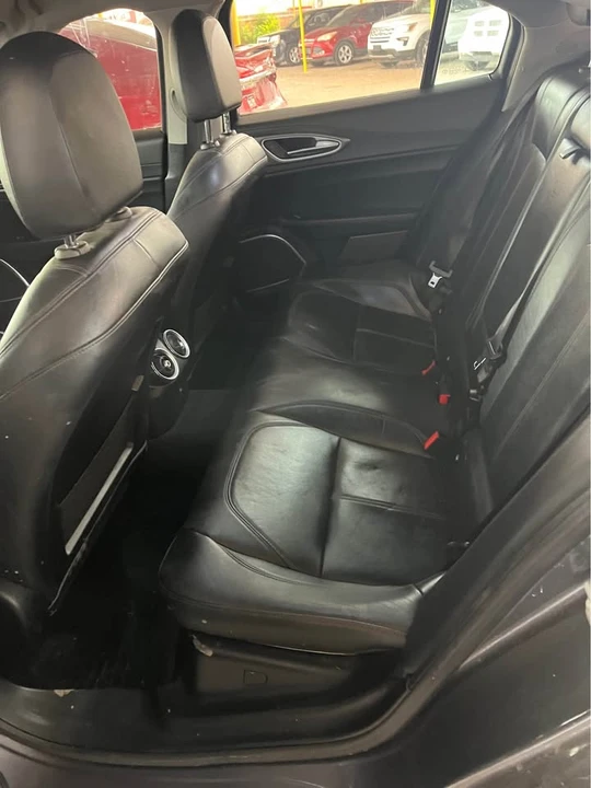2017 Alfa Romeo Giulia - Image 7 of 10
