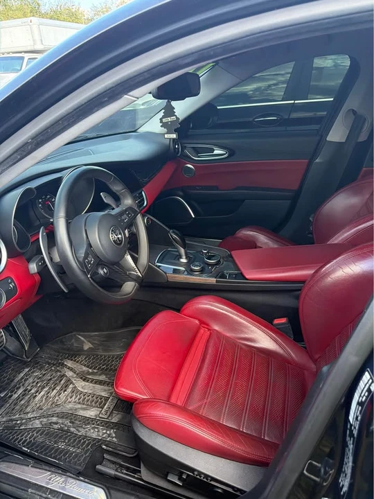 2017 Alfa Romeo Giulia - Image 4 of 6
