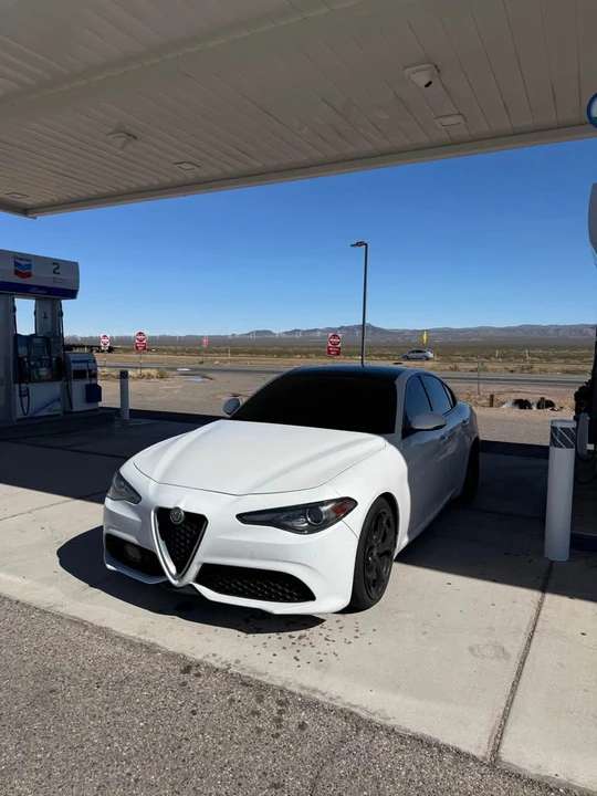 2017 Alfa Romeo Giulia - Image 8 of 8