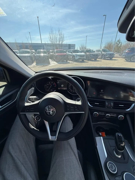 2017 Alfa Romeo Giulia - Image 13 of 17