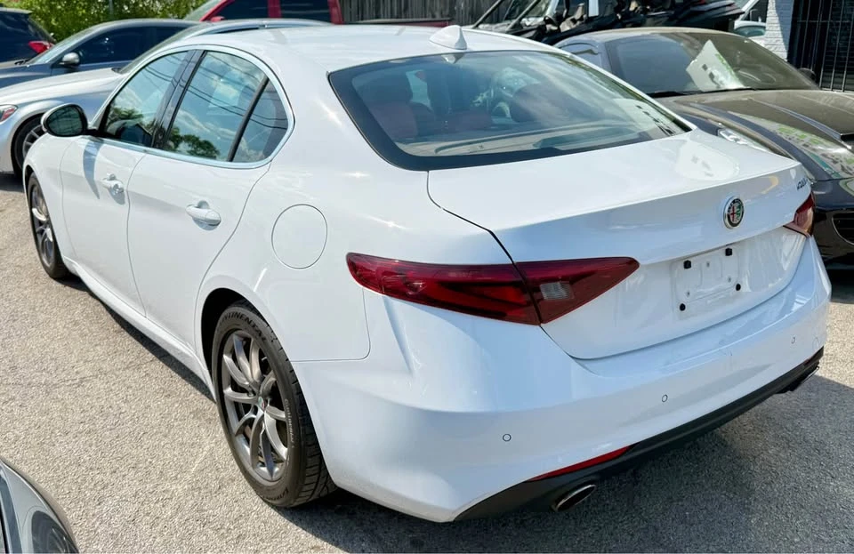 2017 Alfa Romeo Giulia - Image 6 of 20