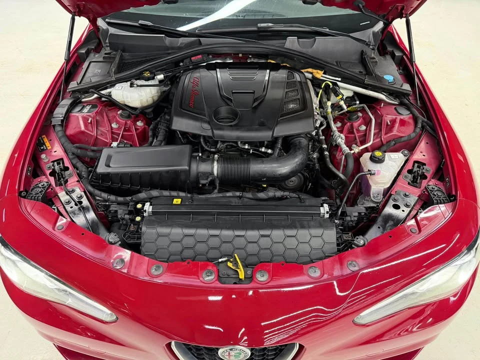 2017 Alfa Romeo Giulia - Image 9 of 15